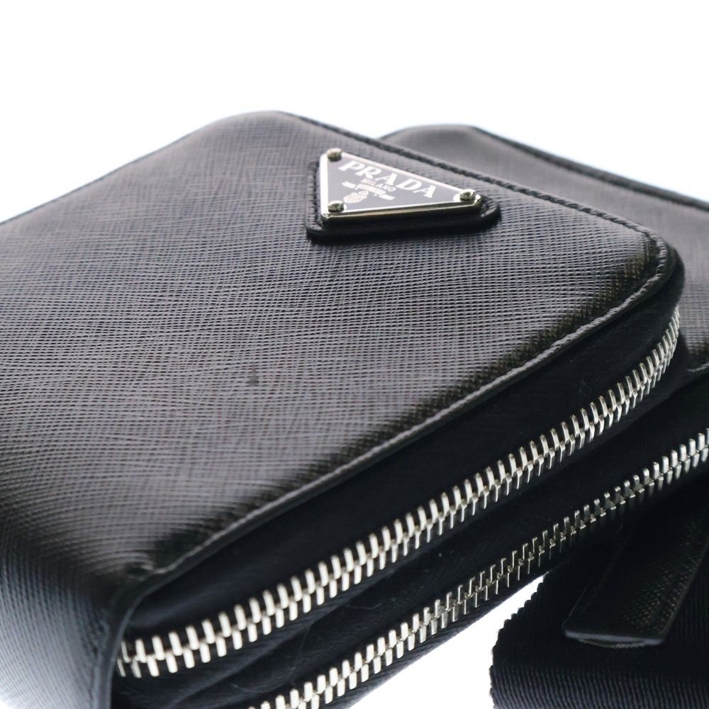 良品 PRADA iPhone12/12pro 黒 スタッズ トライアングル