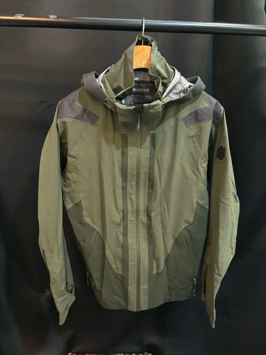 BLACK YAK ブラックヤク 正規品 GORE-TEX ゴアテックス ウィンドブレーカー