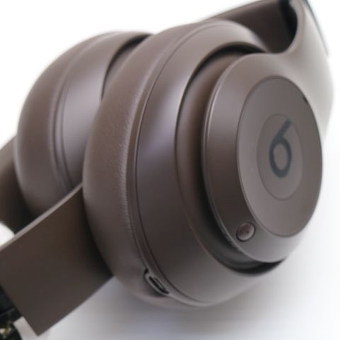 美品Beats Studio Pro ワイヤレスヘッドフォン ディープブラウン