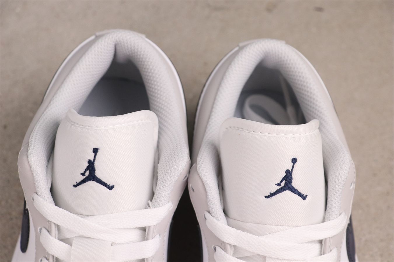 Air Jordan スニーカー ホワイト/グレー NIKE ナイキ エア ジョーダン ミッド レディース スニーカー AIR
