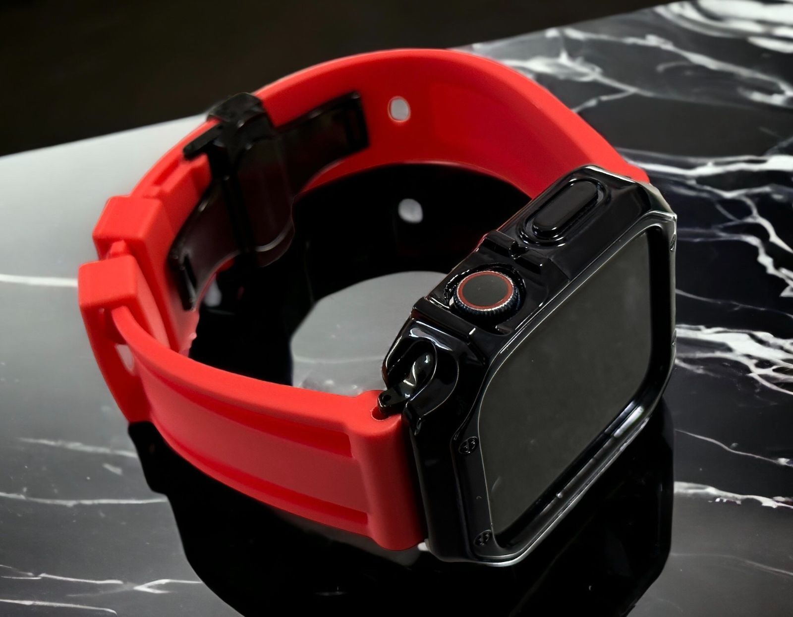 Apple Watch ラバーバンド　ベルト&カバー　レッドAB - メルカリShops