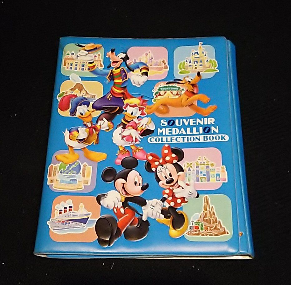 東京ディズニーリゾート 雑貨 スーベニアメダルコレクションブック水色