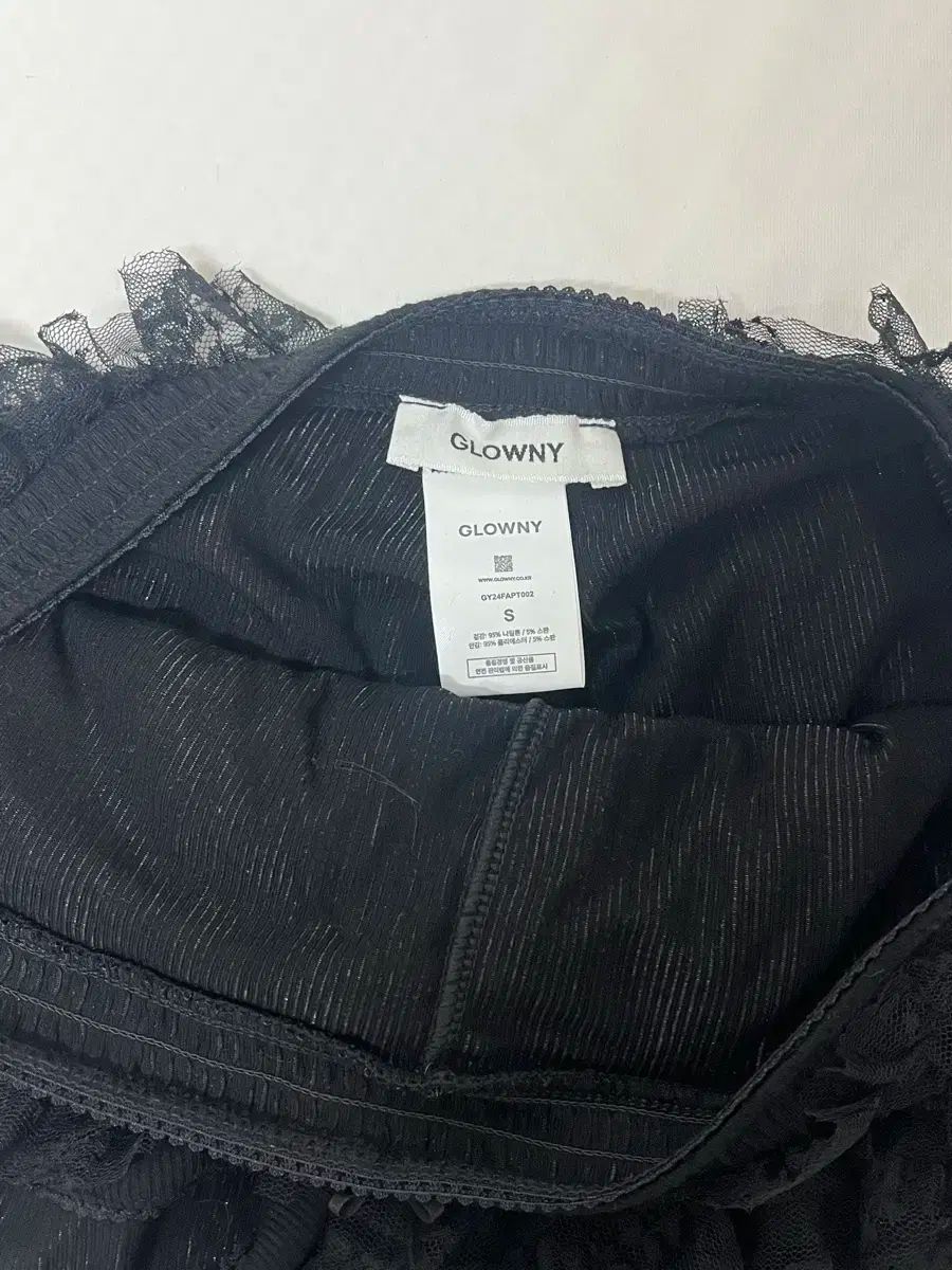 shorts S