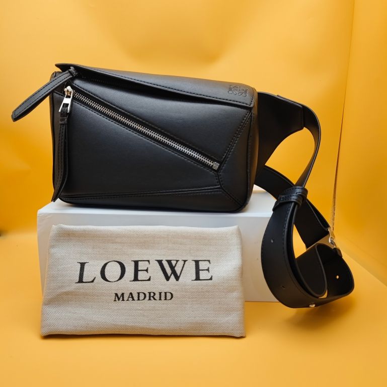 極希少美品★ LOEWE ボディバッグ ウエストバッグ