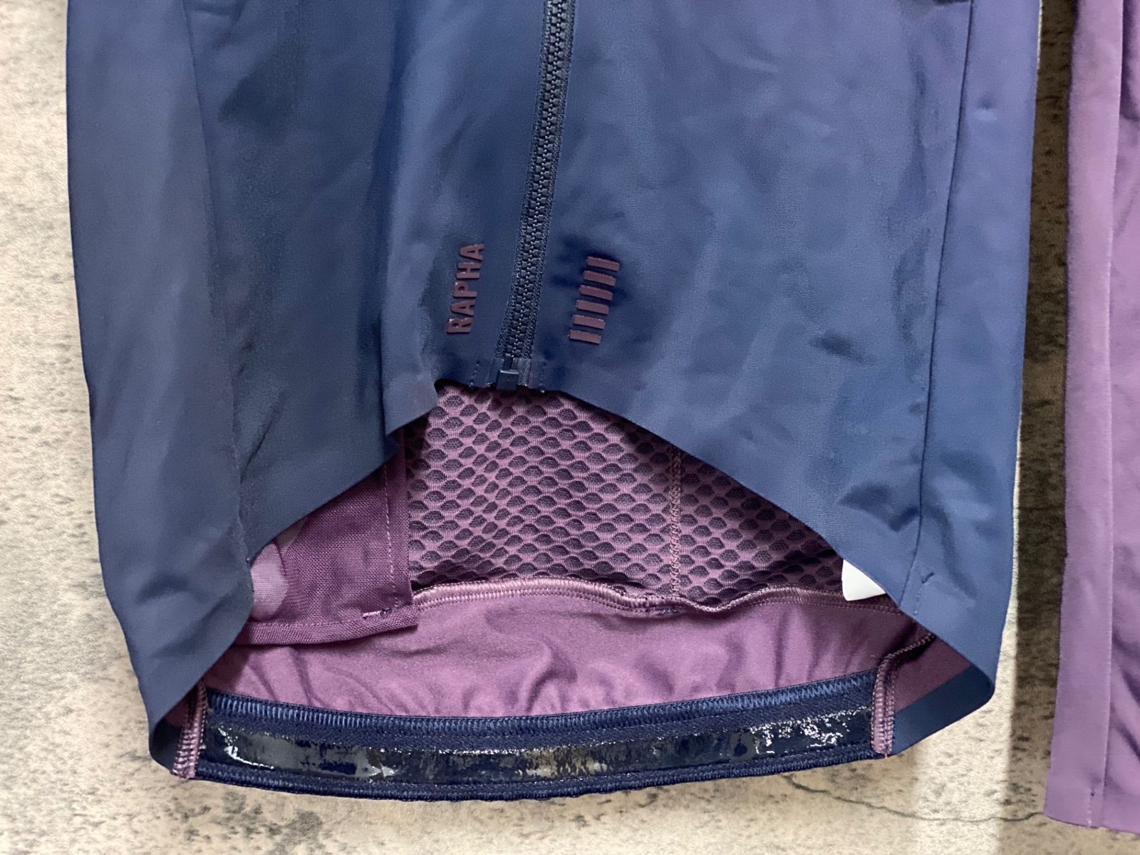 JE242 ラファ Rapha PRO TEAM LONG SLEEVE COLOURBURN 割引 THERMAL