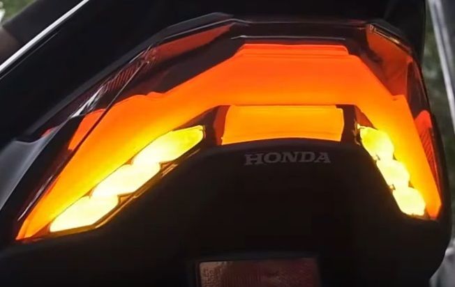 PCX160 LEDテールライト