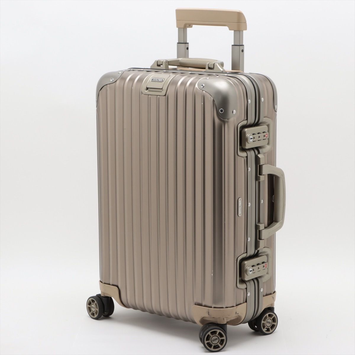 リモワ RIMOWA トパーズ チタニウム スーツケース シャンパンゴールド 34リットル 4輪 1～3泊 TSAロック 機内持ち込みサイズ 旅行  6-9-687 - メルカリ