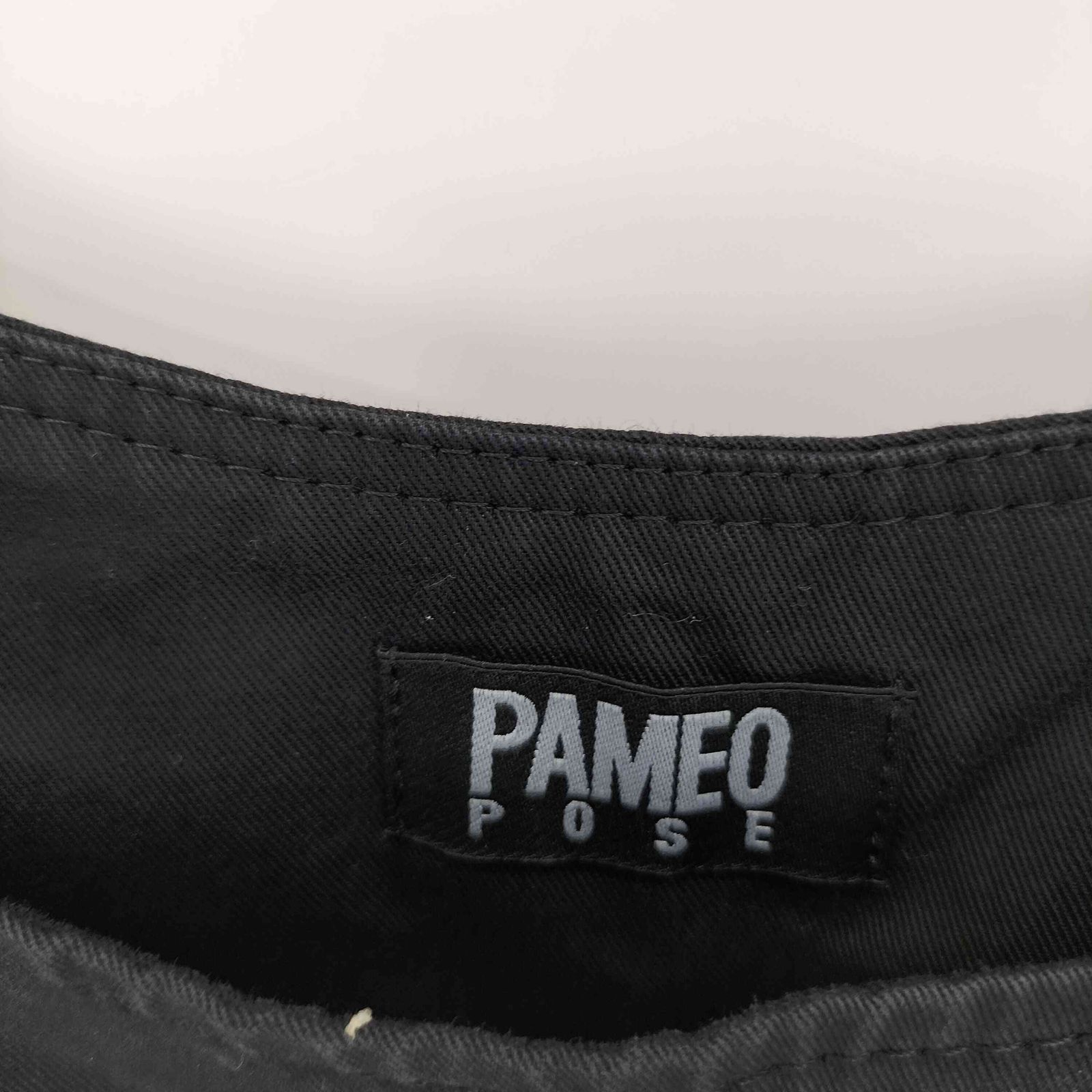 Pameo Pose