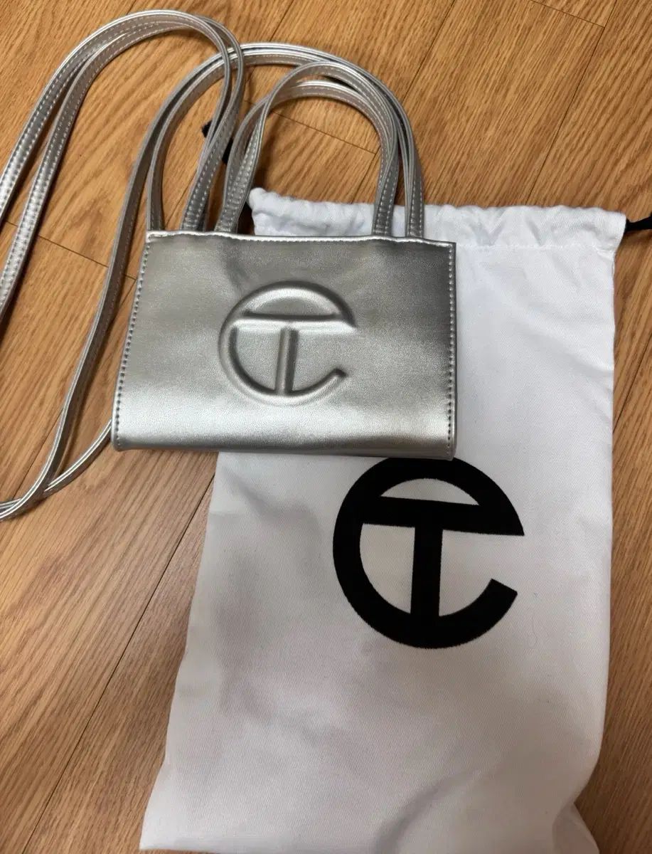 telfar テルファー シルバー 新作 TELFAR テルファー シルバー ロゴ