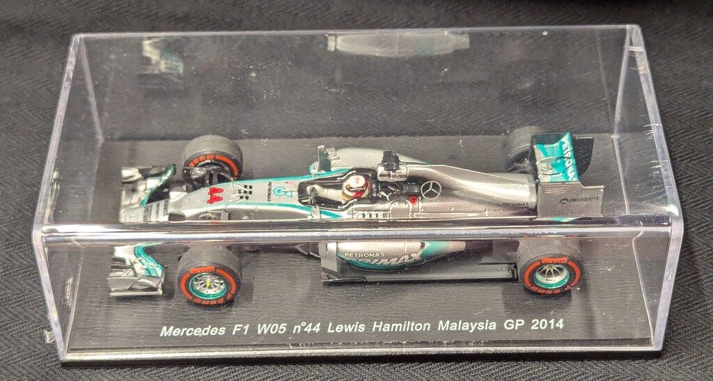 SPARK SCS142 MERCEDES F1 W05 n°44 Malaysia GP 2014 Lewis
