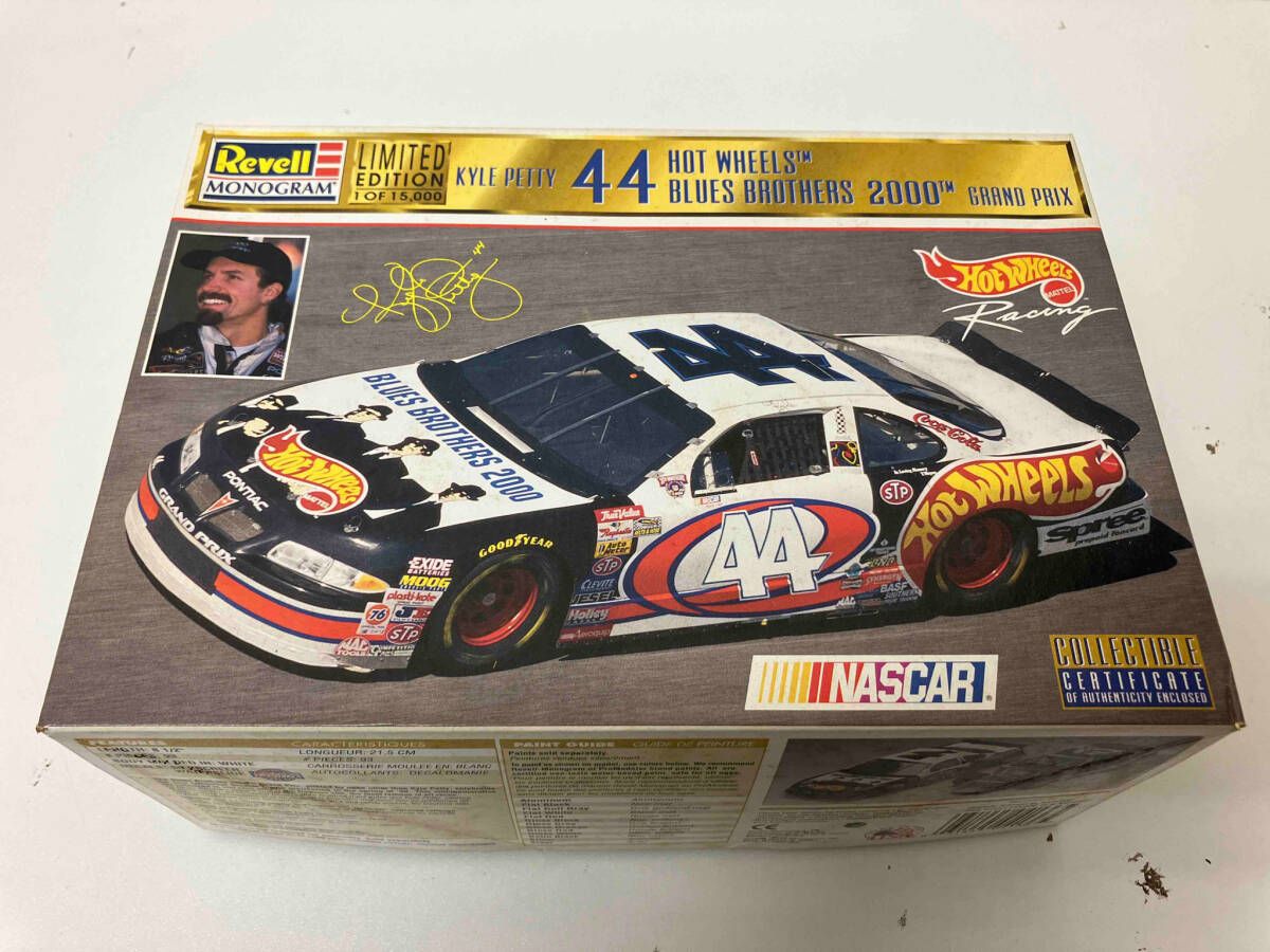 現状品 Revell MONOGRAM KYLE 44 HOT WHEELS BLUES BROTHERS 2000 GRAND PRIX NASCAR 1|24スケール