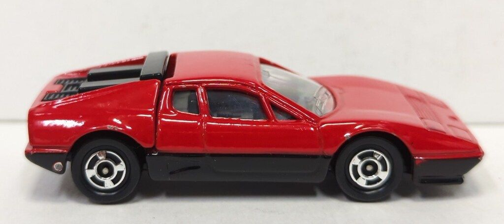 【日本製】　トミカ　フェラーリ　BB512　赤箱 日本製】 トミカ フェラーリ BB512 赤箱 - メルカリ