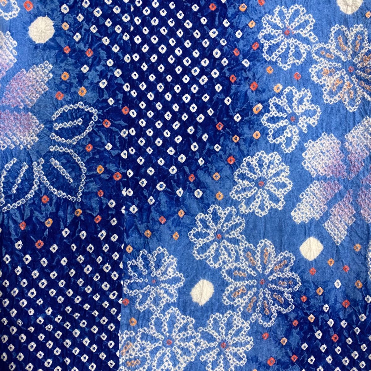 絞り浴衣　身丈164㎝ 裄 66㎝　正絹　お花 紫【中古】 浴衣 身丈160cm 裄丈64.5cm M 絞り浴衣 幾何学 青紫 綿 名品