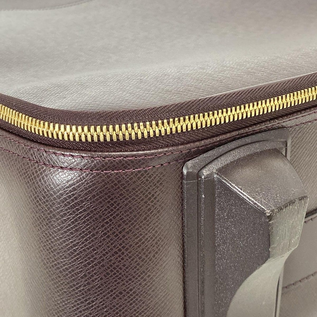 LOUIS VUITTON(ルイヴィトン) キャリーバッグ タイガ ペガス60 M23266  