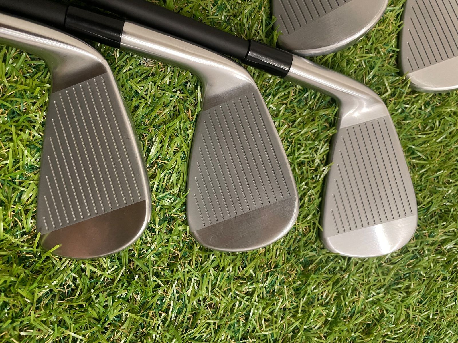 夏セール開催中。 TaylorMade テーラーメイド P790 2025 アイアンセット 5本 TRAVIL トラヴィル 85 S