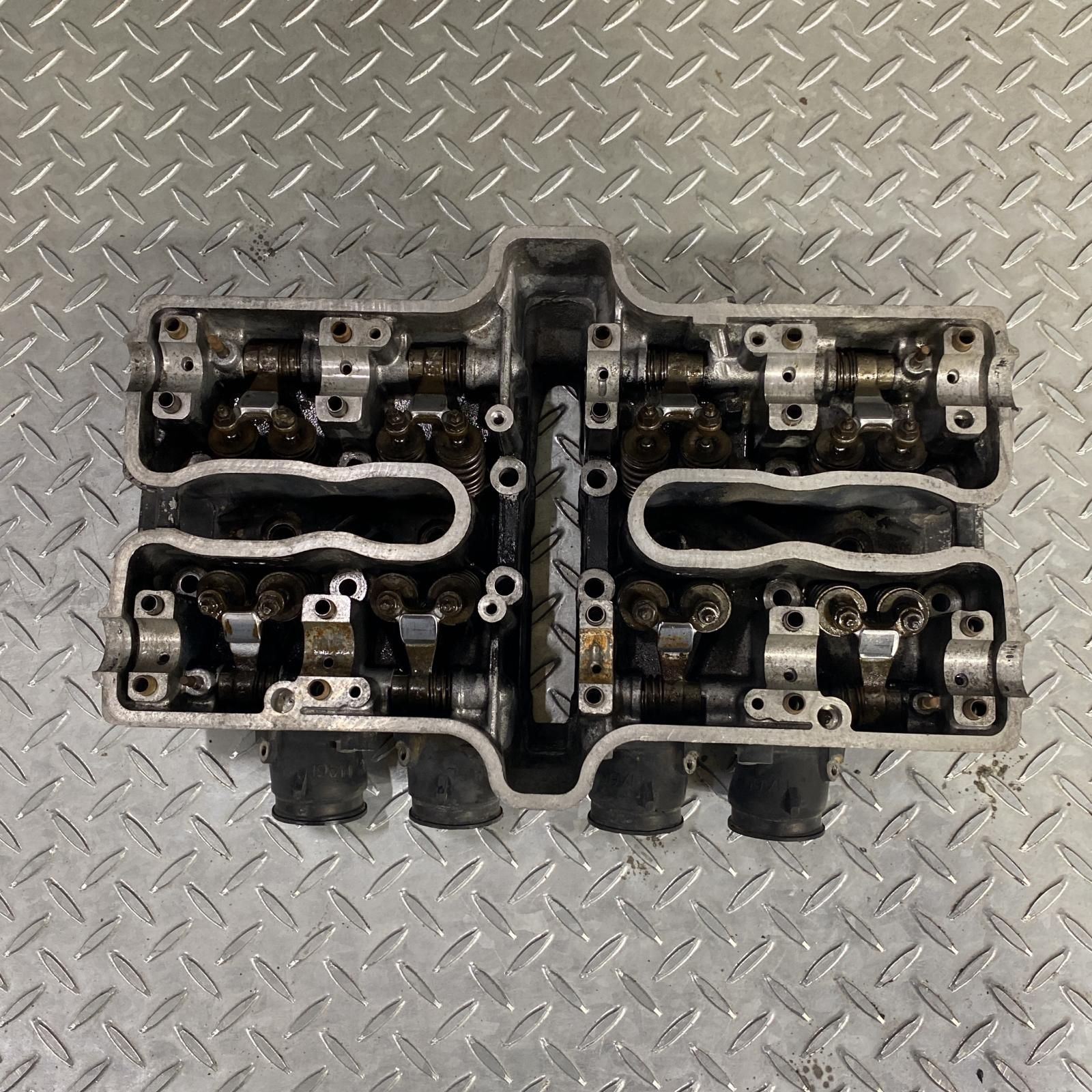 CBX シリンダーヘッド 静岡県 U様 CBX400F 1000km点検 シリンダーヘッド交換 : Deep