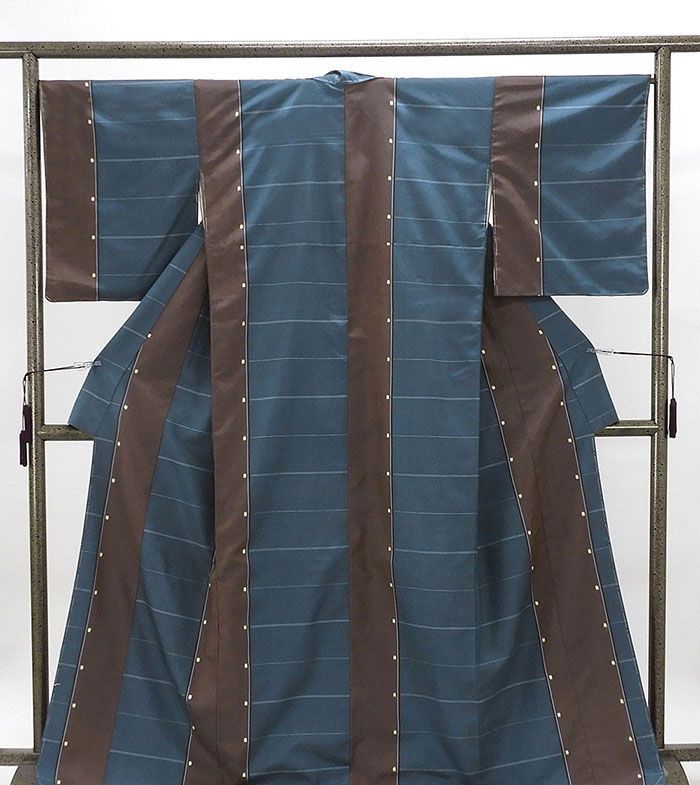 紬 未着用 正絹 横段幾何模様 身丈168cm 裄丈67cm 紬 新古品 着物 d4051
