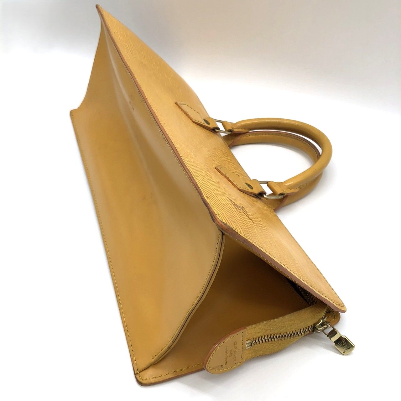 LOUIS VUITTON ルイ・ヴィトン M52099 エピ サック トリアングル