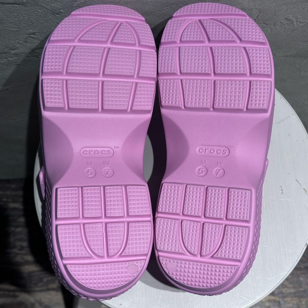 crocs クロックス Stomp Mary Jane 厚底サンダル 209939-6XS