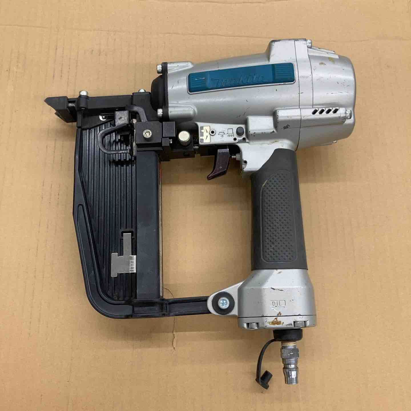 ☆マキタ(makita) 常圧フロアタッカー AT1150【八潮店】 - メルカリ