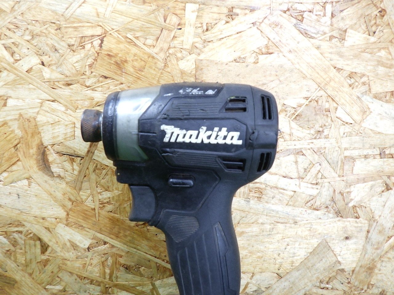 最新モデル マキタ インパクトドライバー TD173D 本体のみ 品