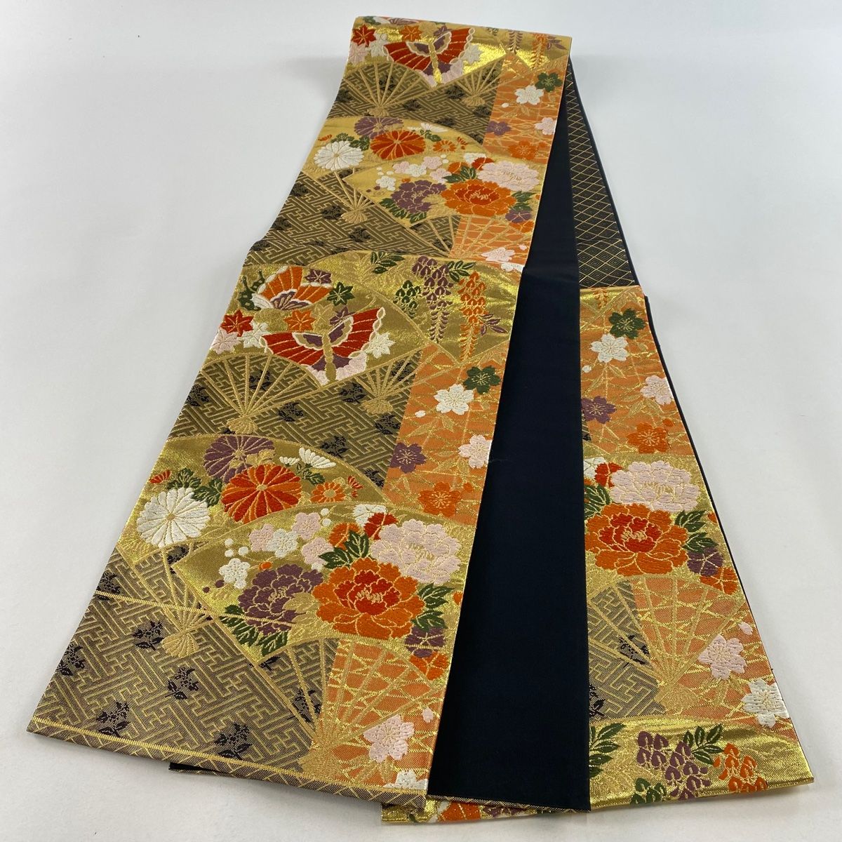 A18 美品　袋帯 美名品 草花 箔 金銀彩 金色 お正絹 A18 美品袋帯 美名品 草花 箔 金銀彩 金色 お正絹