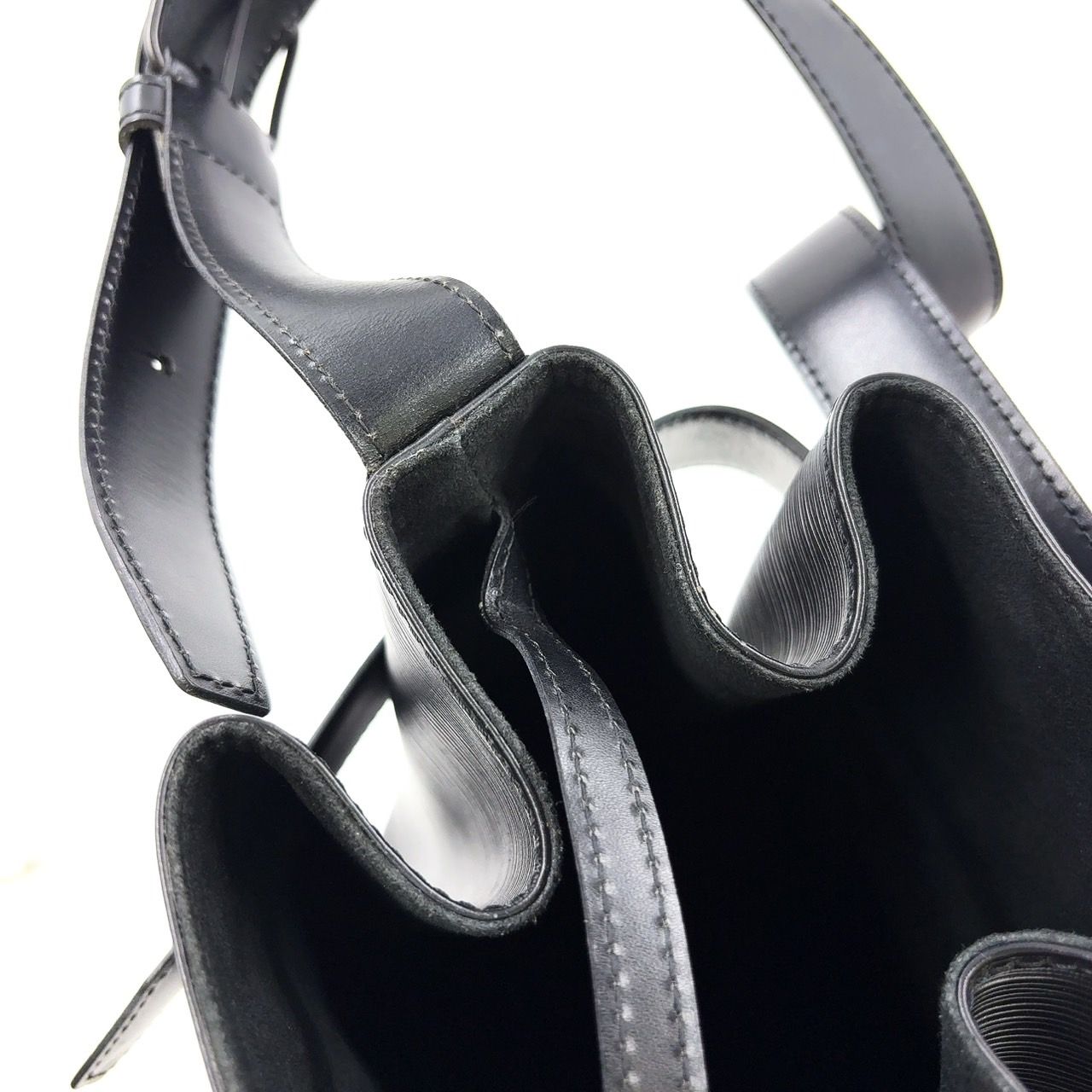 LOUIS VUITTON サックデポールGM エピ エピ ノワール レザー