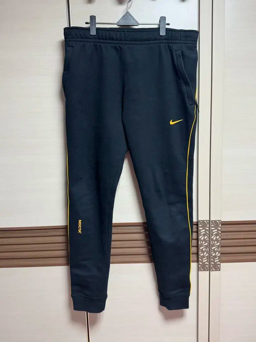 Nike(ナイキ） ノクタパンツ 海外モパル・ヤング
