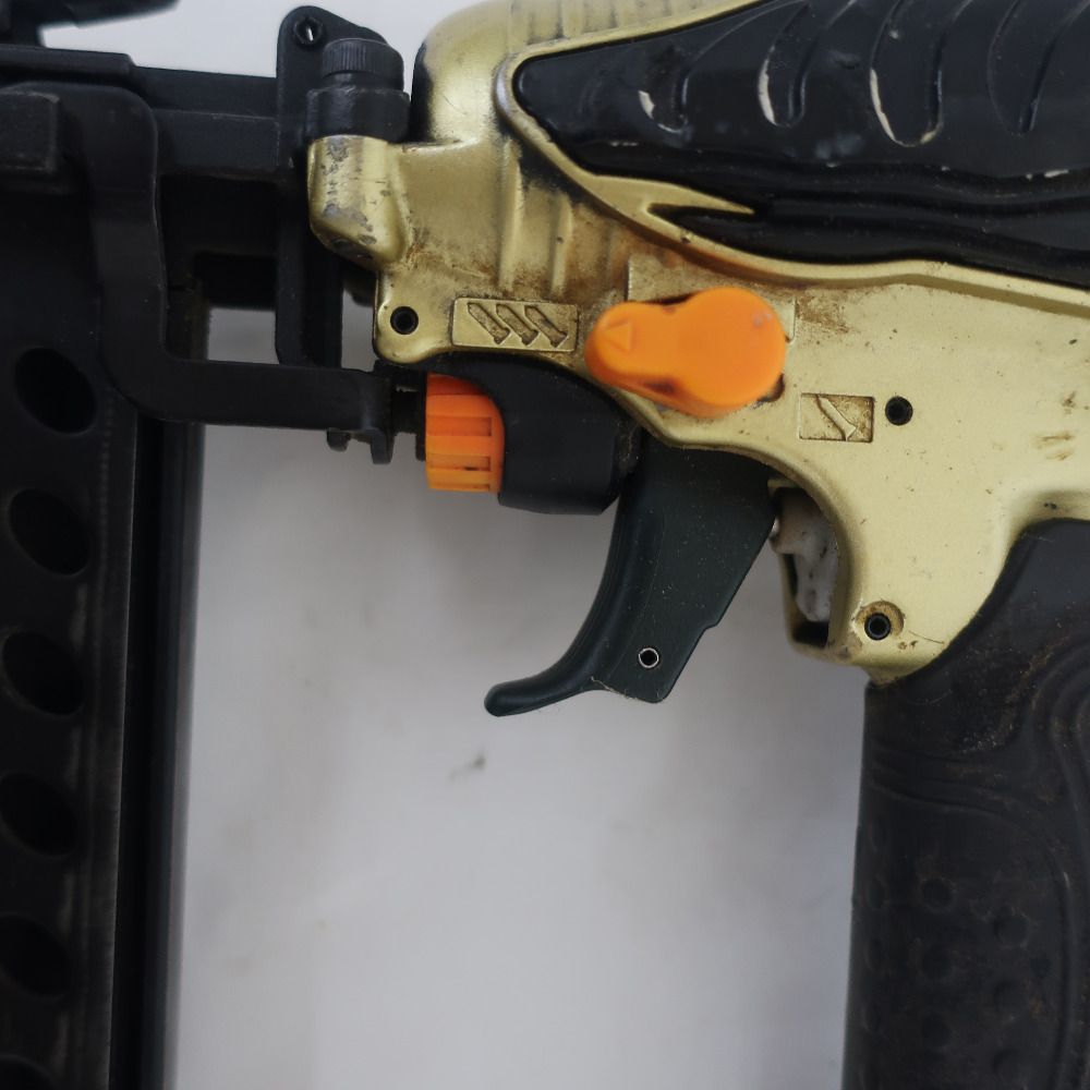 高圧フロア用タッカ