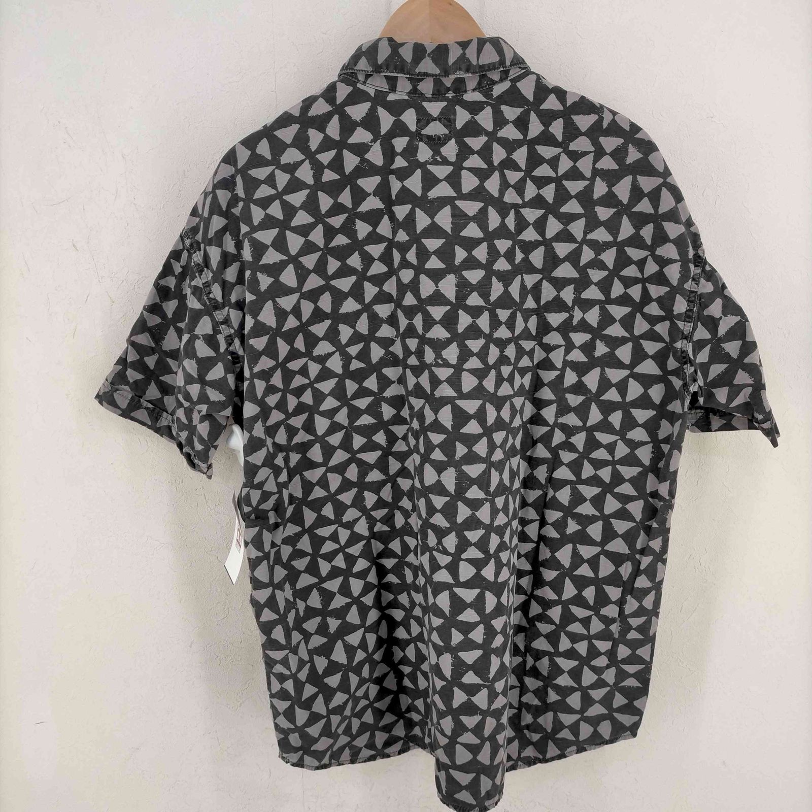 テンダーロイン TENDERLOIN 19SS T-SLUB SHT T S/S トライアングル柄 テンダーロイン TENDERLOIN 19SS T-SLUB SHT T S/S トライアングル柄