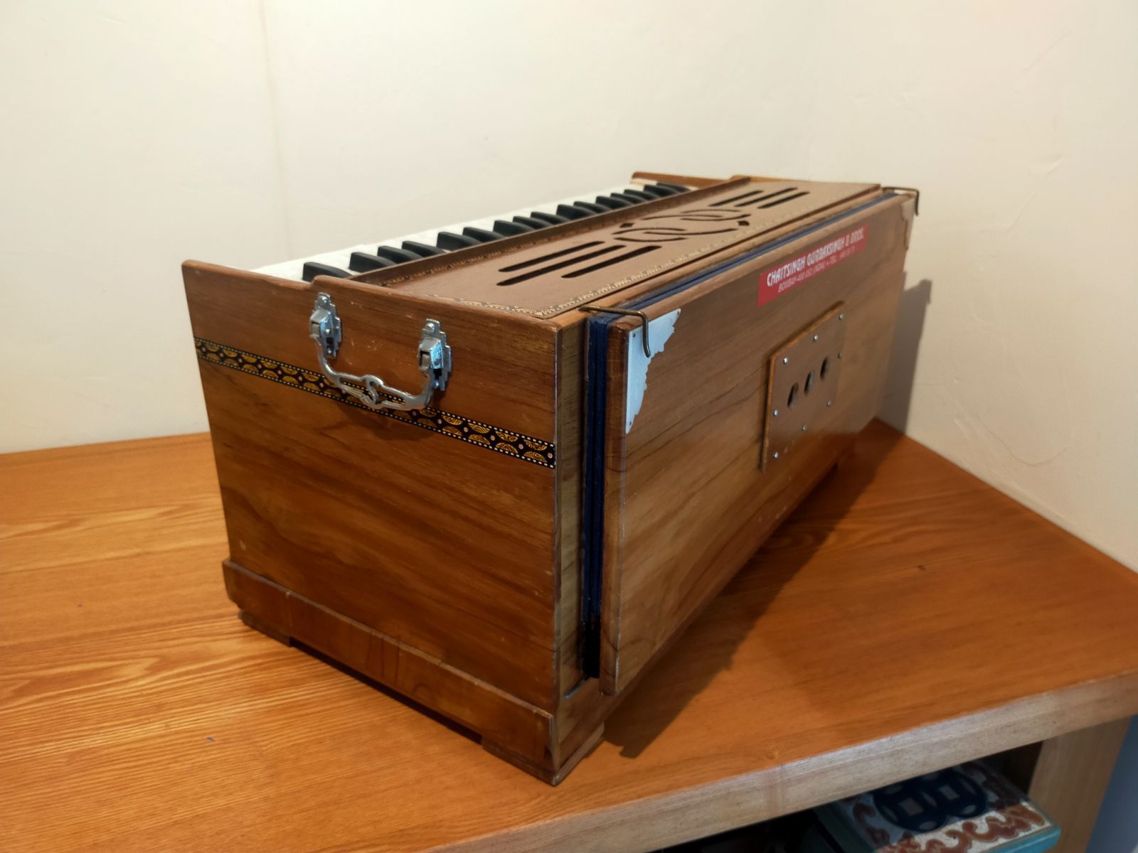 ハルモニウム インドのオルガン