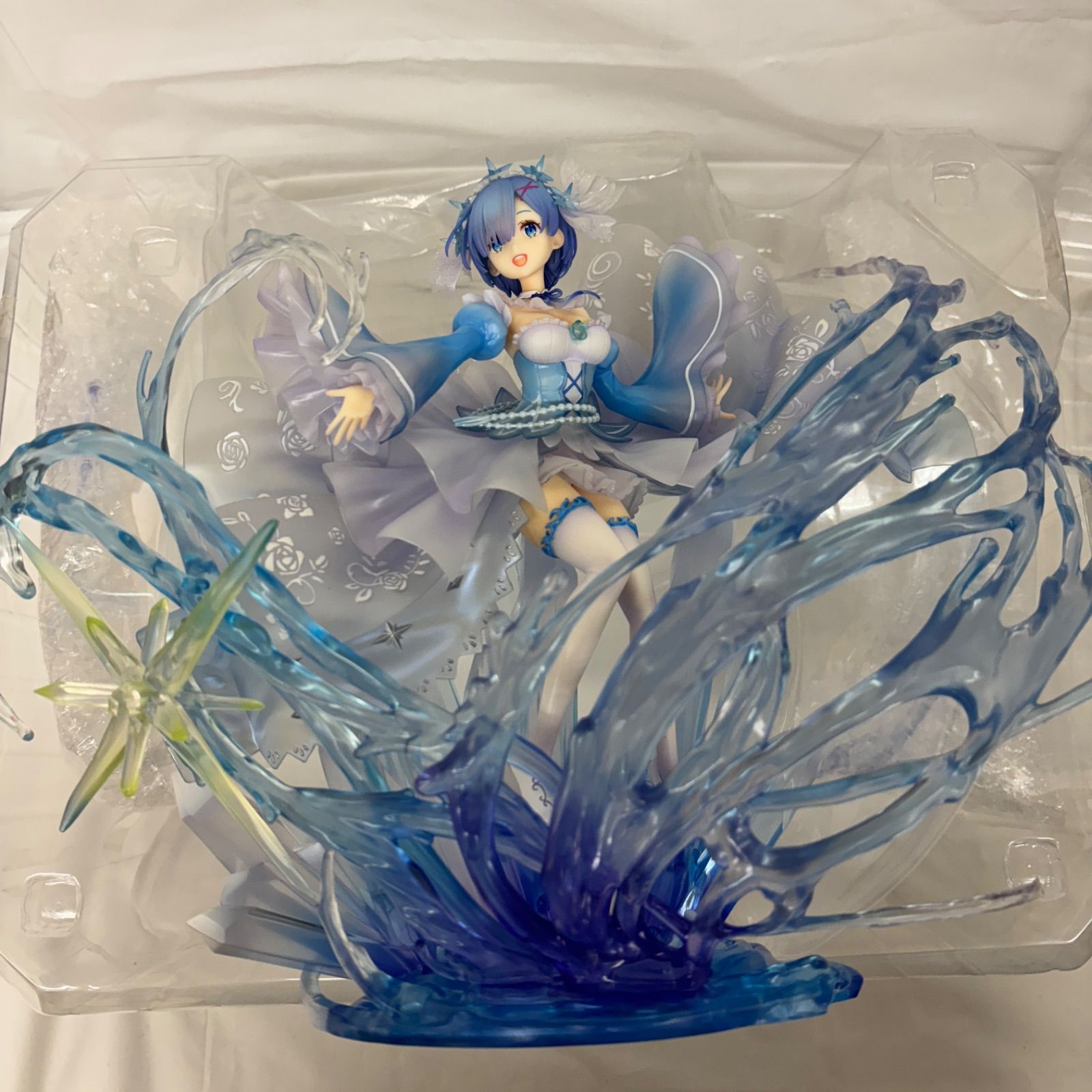 Re:ゼロから始める異世界生活 レム -Crystal Dress Ver- 1/7 スケール