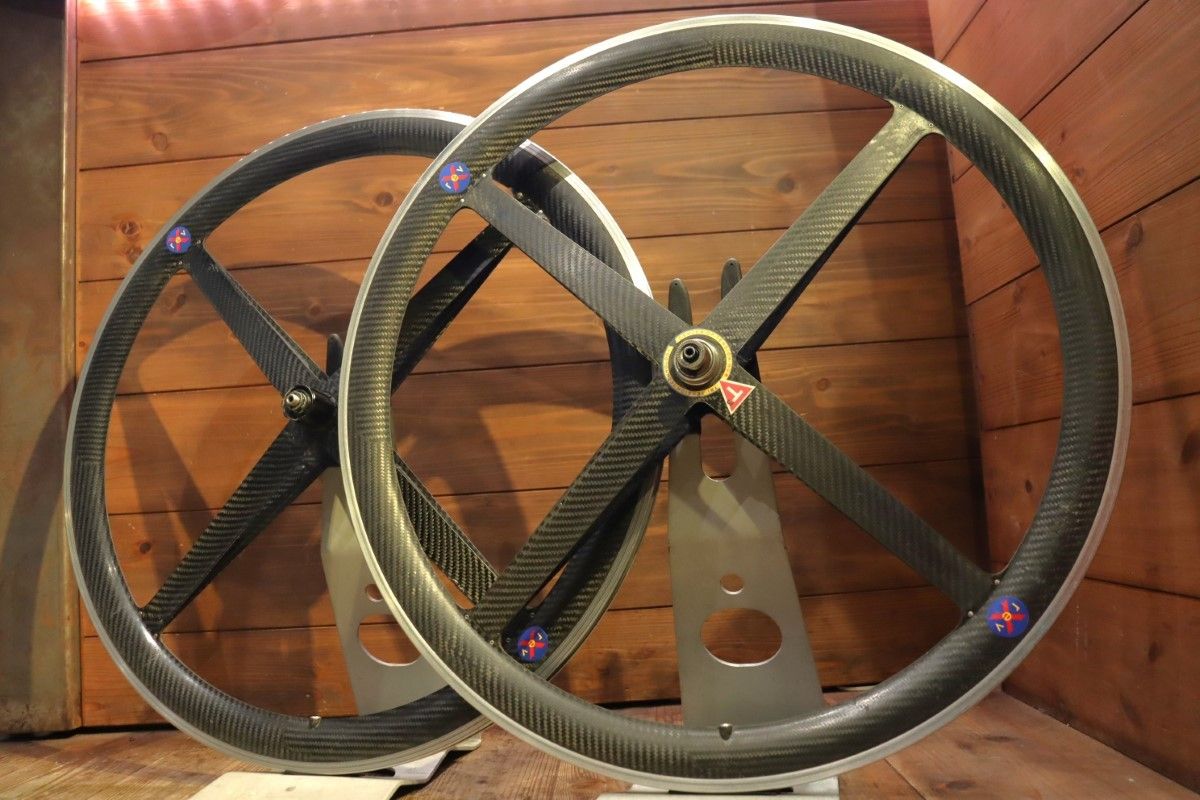 スピナジー SPINERGY REV-X 700C アルミ・カーボン クリンチャー