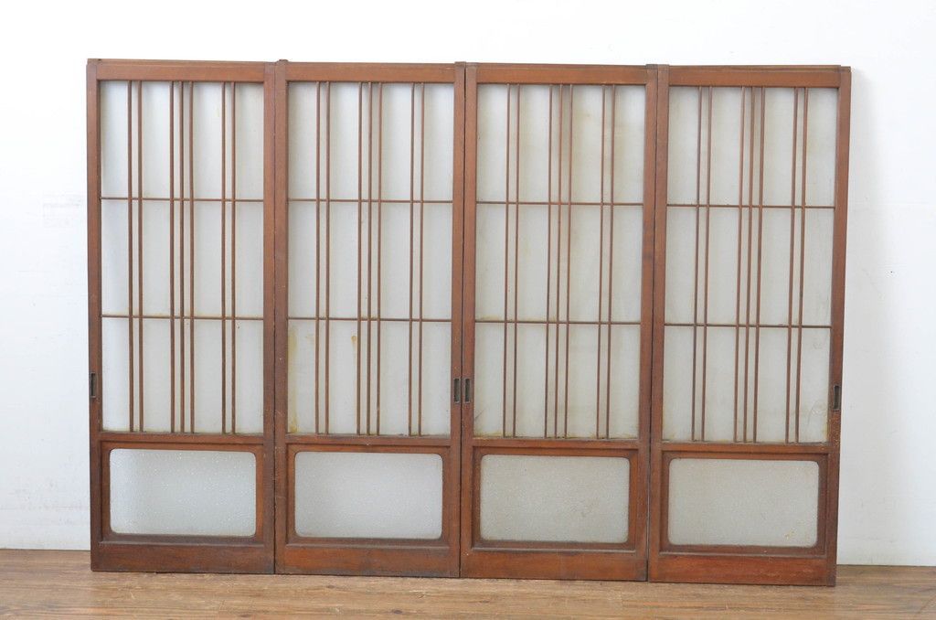 現状販売 ガラス窓4枚セット アンティーク建具 レトロ ガラス戸 引き戸 4~7営業日前後で発送 修理加工希望の方3ヶ月程で発送 R-064329