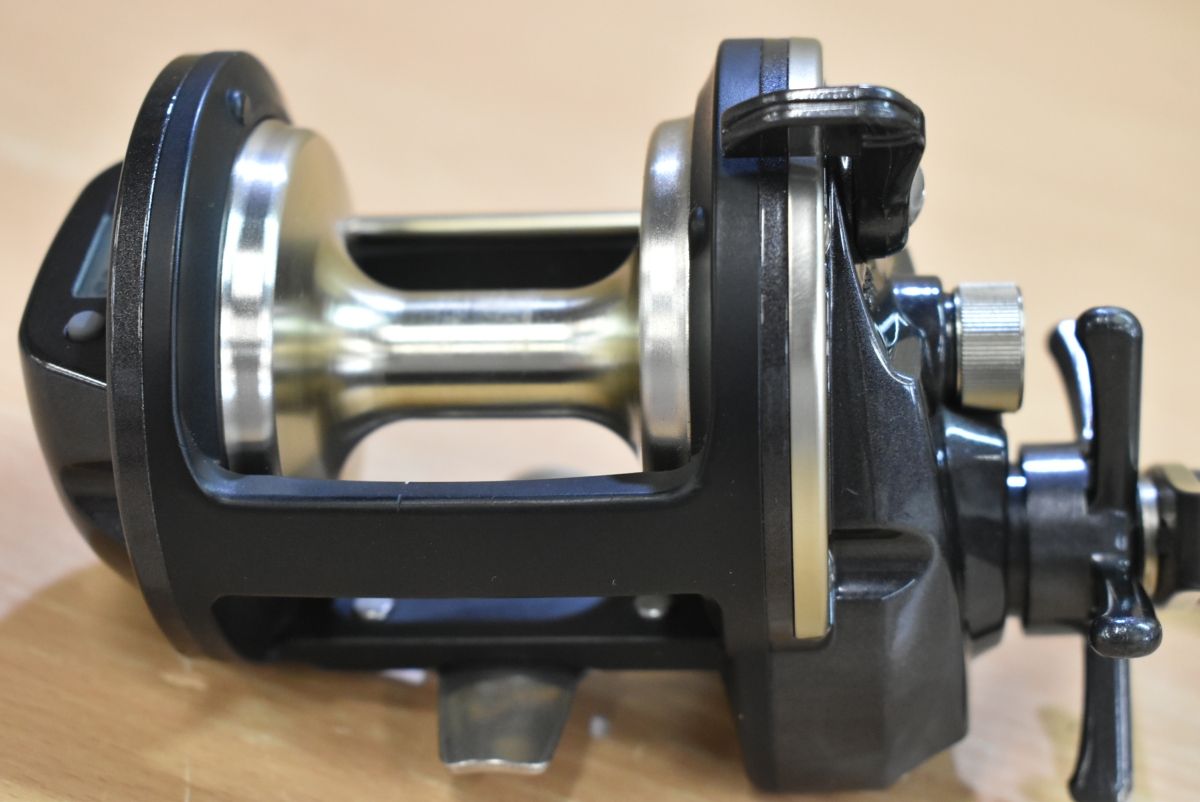 ダイワ メーター倶楽部巨鯉 40W 右巻き DAIWA KYOGOI ベイトリール