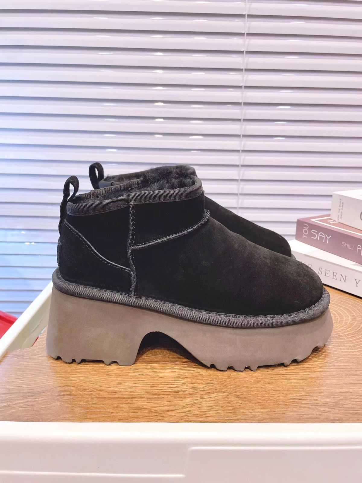 2023FW  革タグ 撥水 防汚性をプラス 【CLASSIC MINI II】【 ugg 国内正規商品 】 ugg classic mini UGG( アグ ）ugg クラシック ミニ 2【 BLACK 】 ugg ムートンブーツ 正規品 ウィメンズ