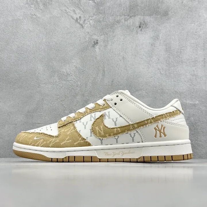 ナイキ  ヤンキース Nike SB Dunk low x MLB スニーカー