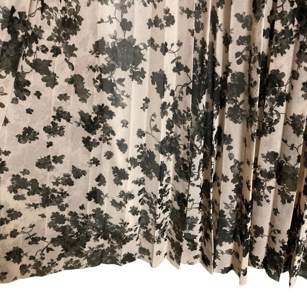 プリーツスカート