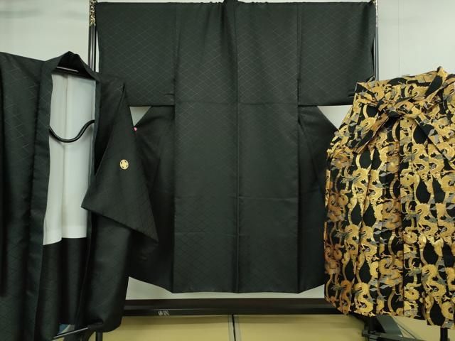 平和屋着物 上 男性 色無地 紋付き羽織 行灯袴セット 成人式 キングサイズ 長羽織 舞台衣装 花菱地紋 黒地 洗える着物 DZAA9356kh5