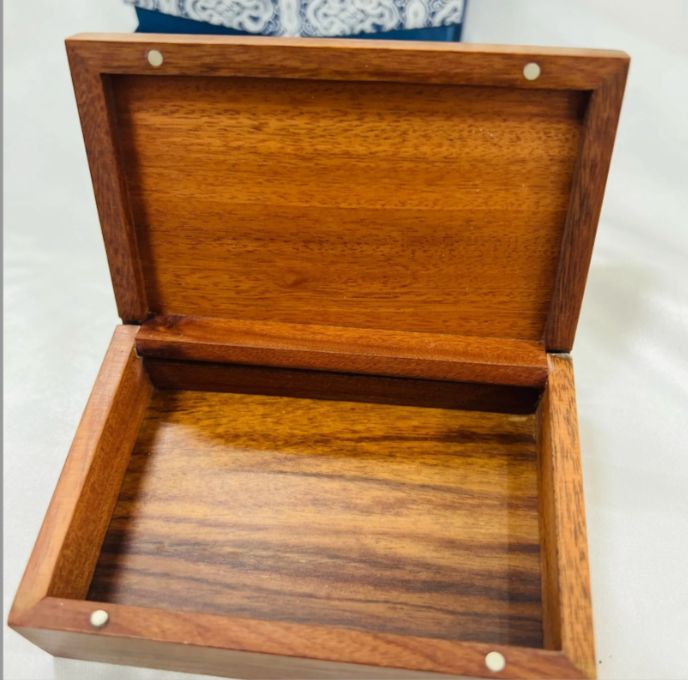 アンティーク小物入れ　木製工芸品　金属工芸品　アンティーク　箱　ヴィンテージ　箱 Amazon.co.jp: DIZLAS 収納ボックス アンティーク 鍵付き 木箱