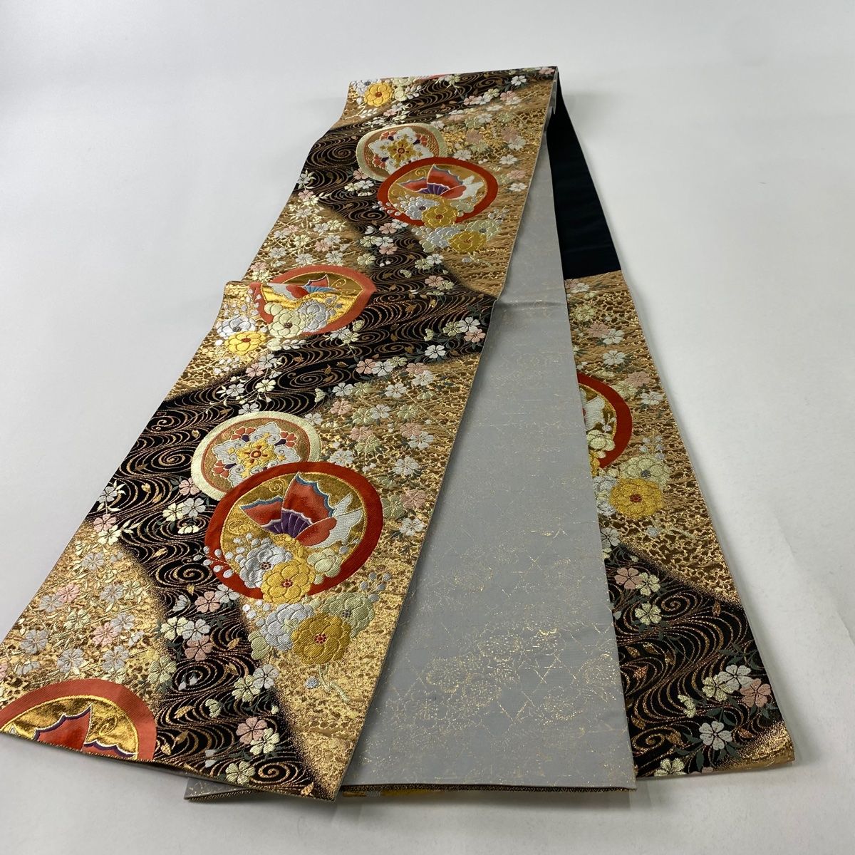 袋帯 美品 秀品 蝶 桜 刺繍 金銀糸 黒 六通 正絹 【中古