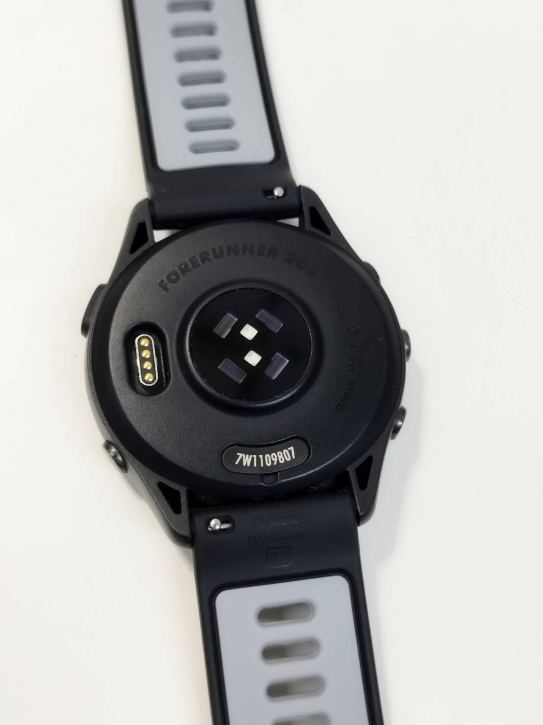 良品】GARMIN FORERUNNER 265 GPSランニングウォッチ