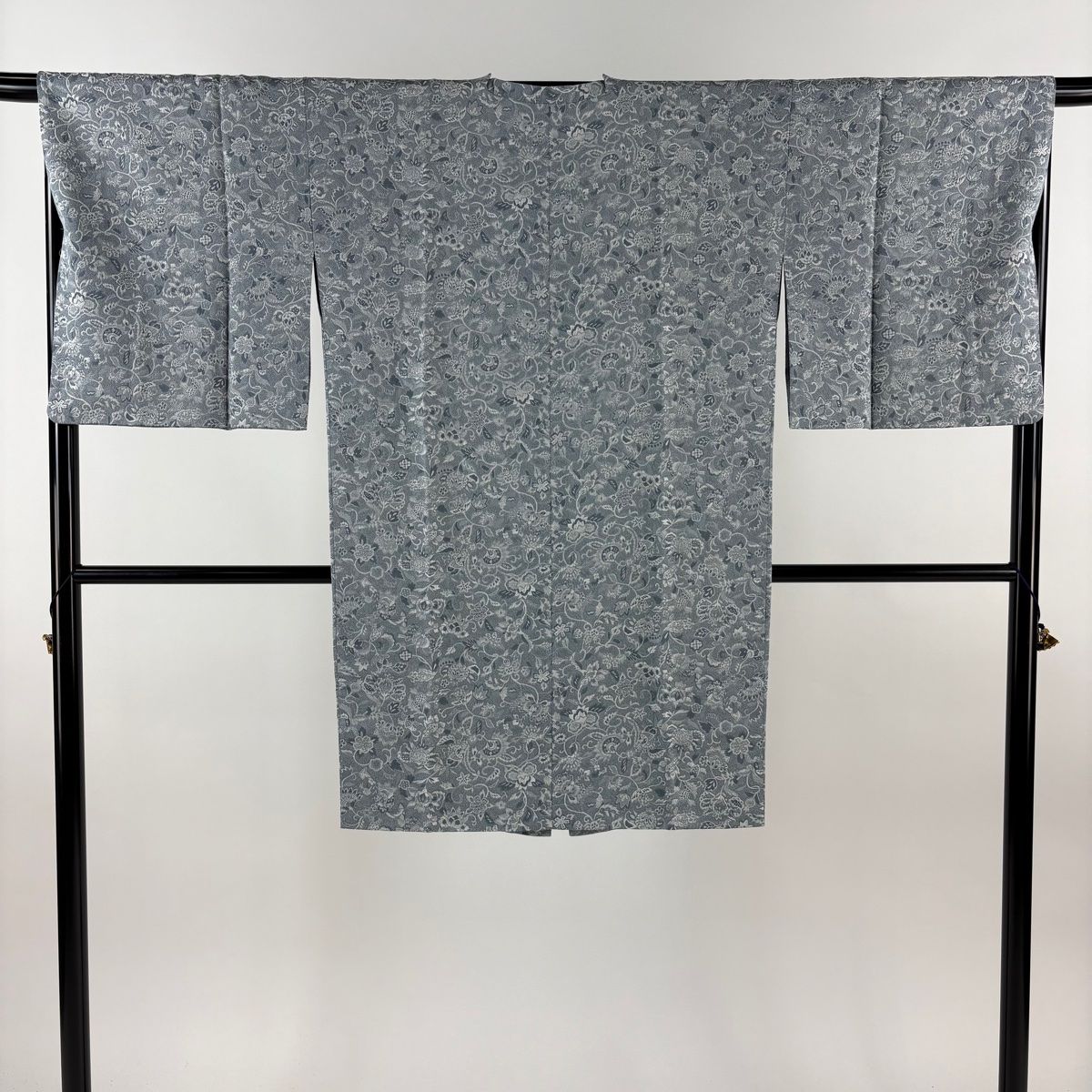道行 身丈100cm 裄丈68cm L 山岡古都 竹炭染 古都染人 落款 花唐草 紋意匠 青灰色 正絹