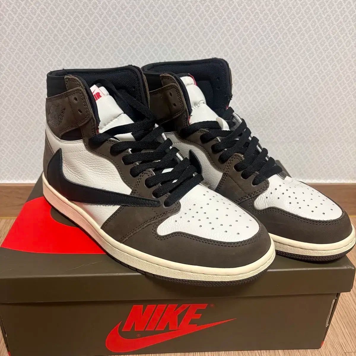 285 ジョーダン 1 ハイ Scot スコット モカ sp