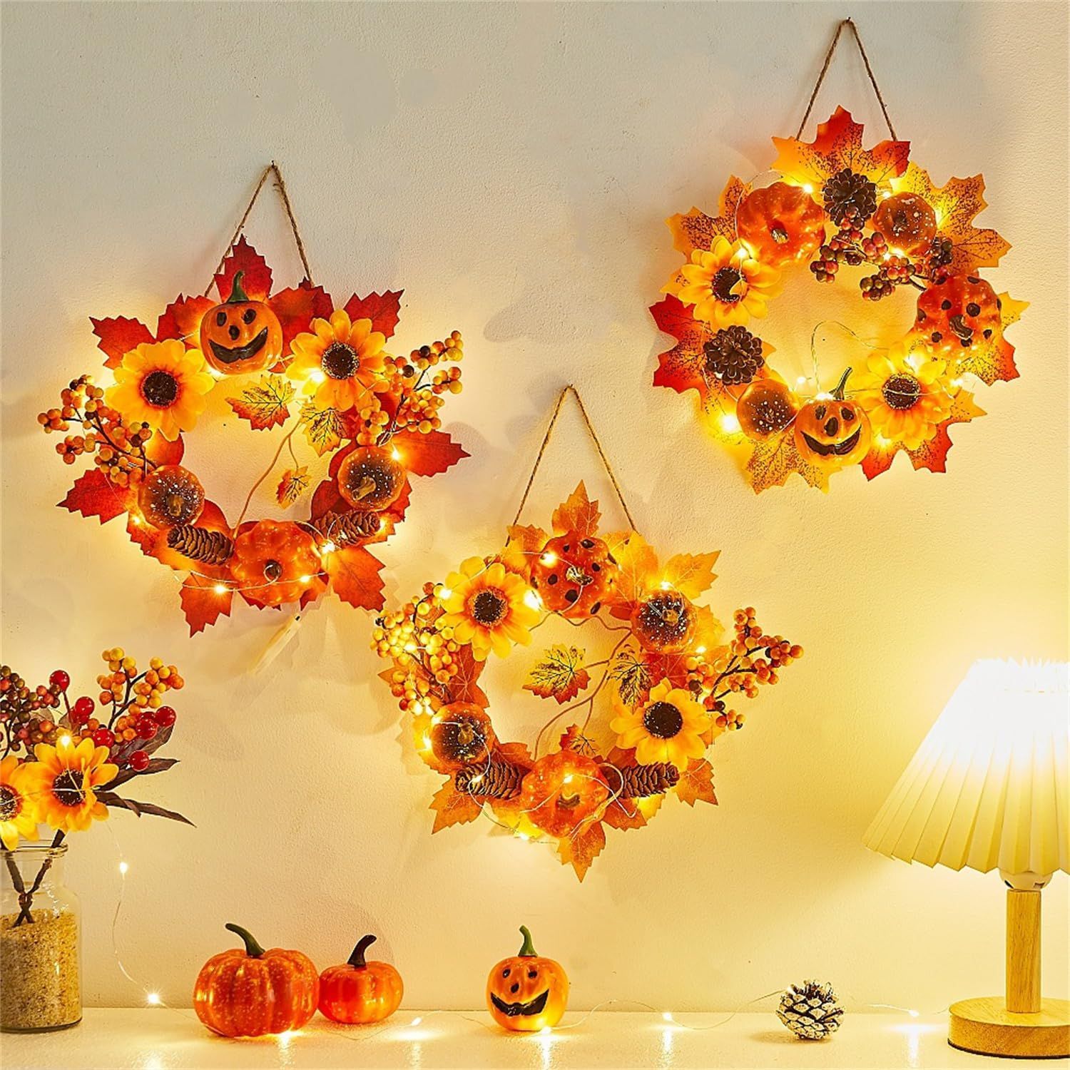 売切注意 お急ぎ下さい 人造 ドアリース ハロウィン リース 玄関 飾り リース ライト 飾り付け ハロウィーン 装飾 インテリア 花輪 壁掛け 玄関リース カエデの葉 カボチャ ベリー ハロウィンリース ガーランド 収穫の季節 感謝祭 秋 冬 秋のリース