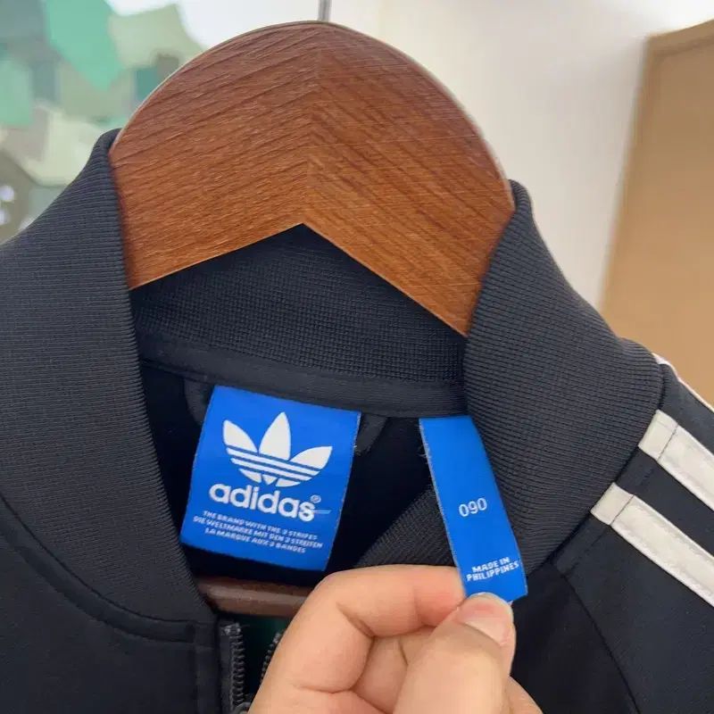 adidas ジャケット 黒・白 スタジアムジャンパーo adidas Originals アディダス ジャケット メンズ オーバーサイズ