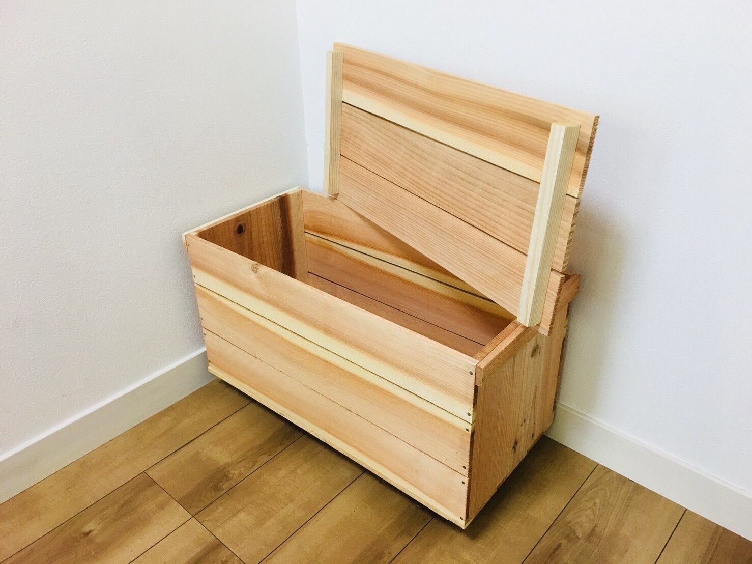 メルカリShops - 新品 蓋付 りんご箱 キャスター 1箱 // ウッドボックス 収納 木箱 家具