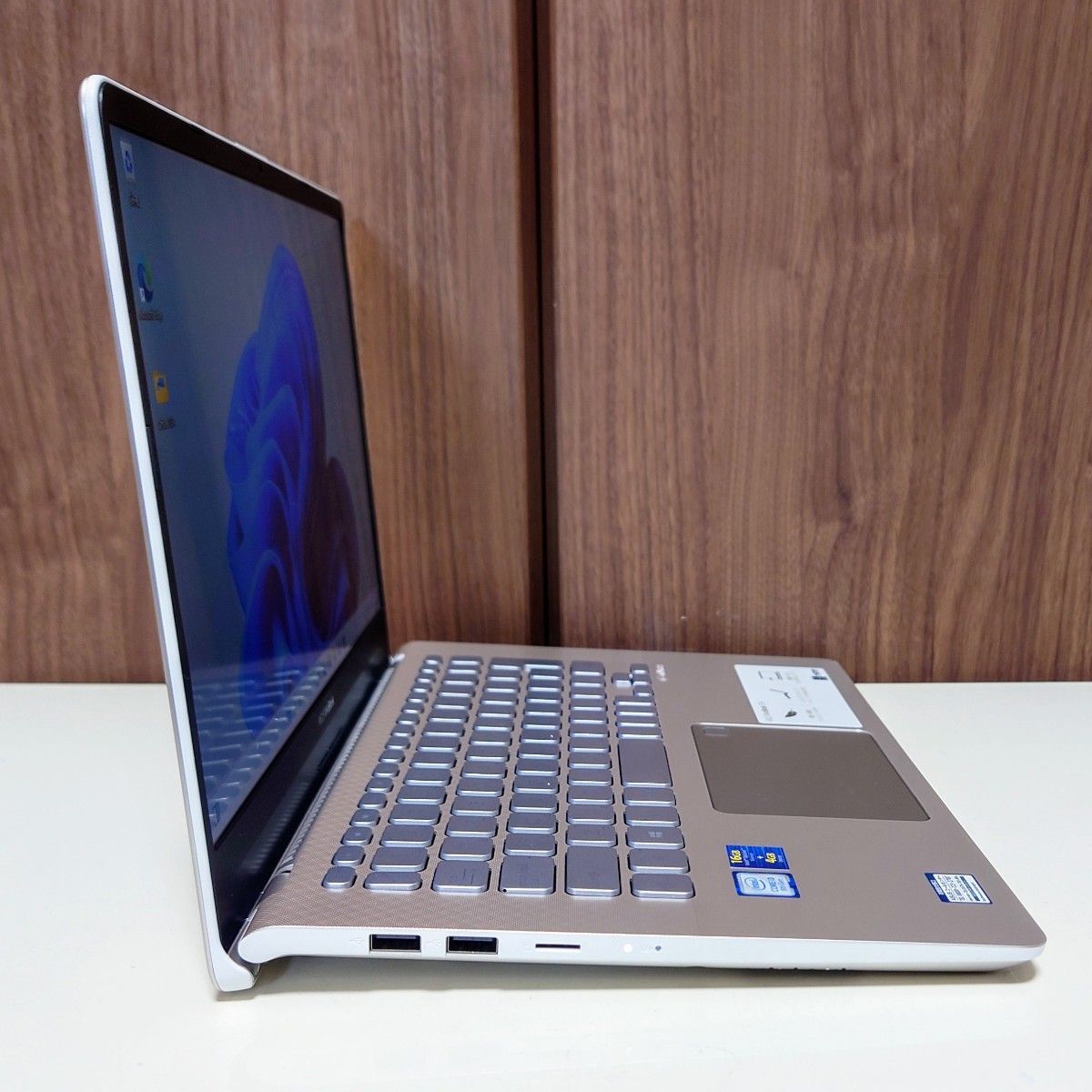 ASUS VivoBook 第8世代CPU メモリ20GB SSD512GB ASUS VivoBook 第8世代CPU Corei3-8130U メモリ20GB SSD512GB