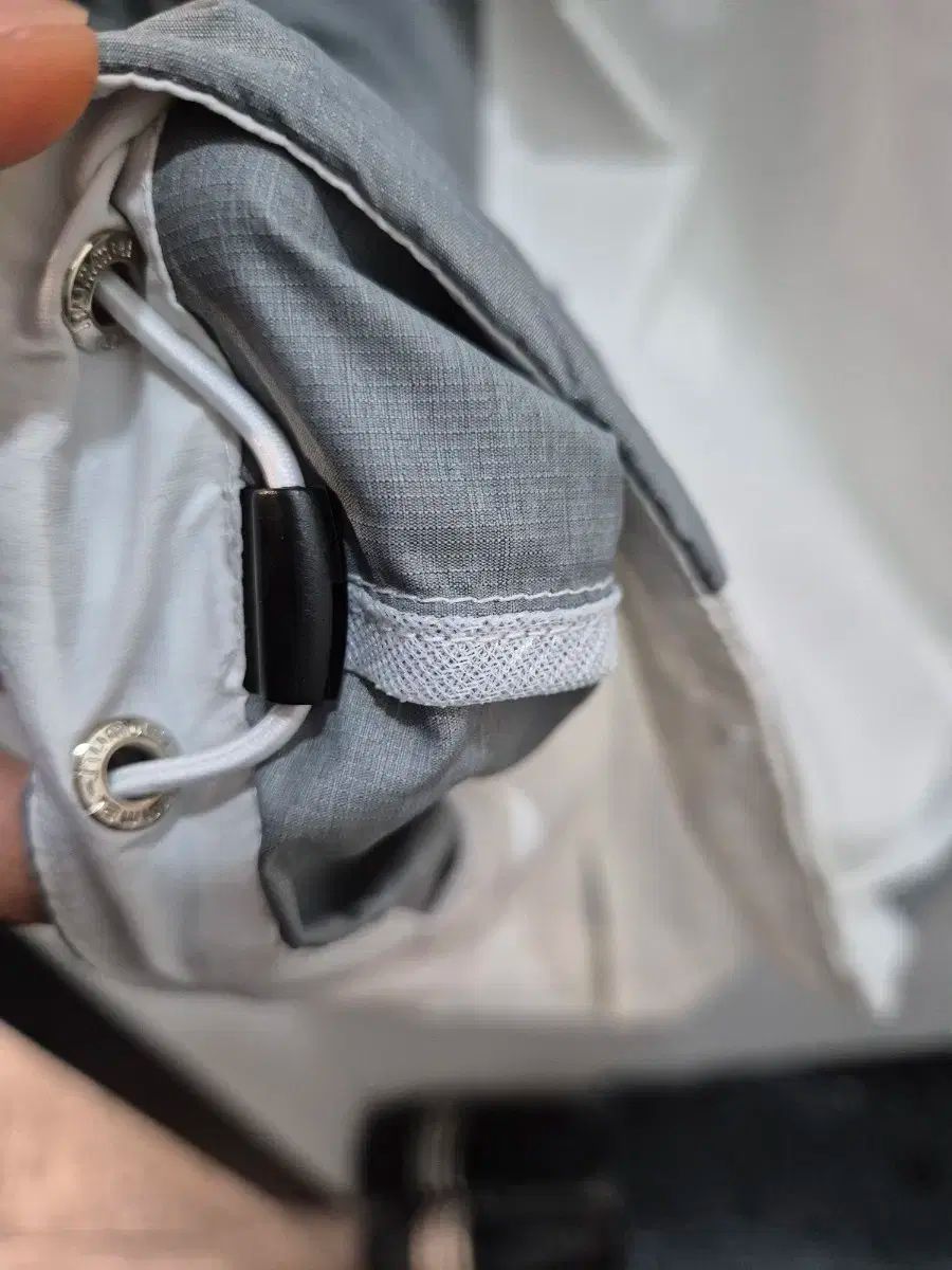 新品) フンメル 夏の防風 ユニセックス