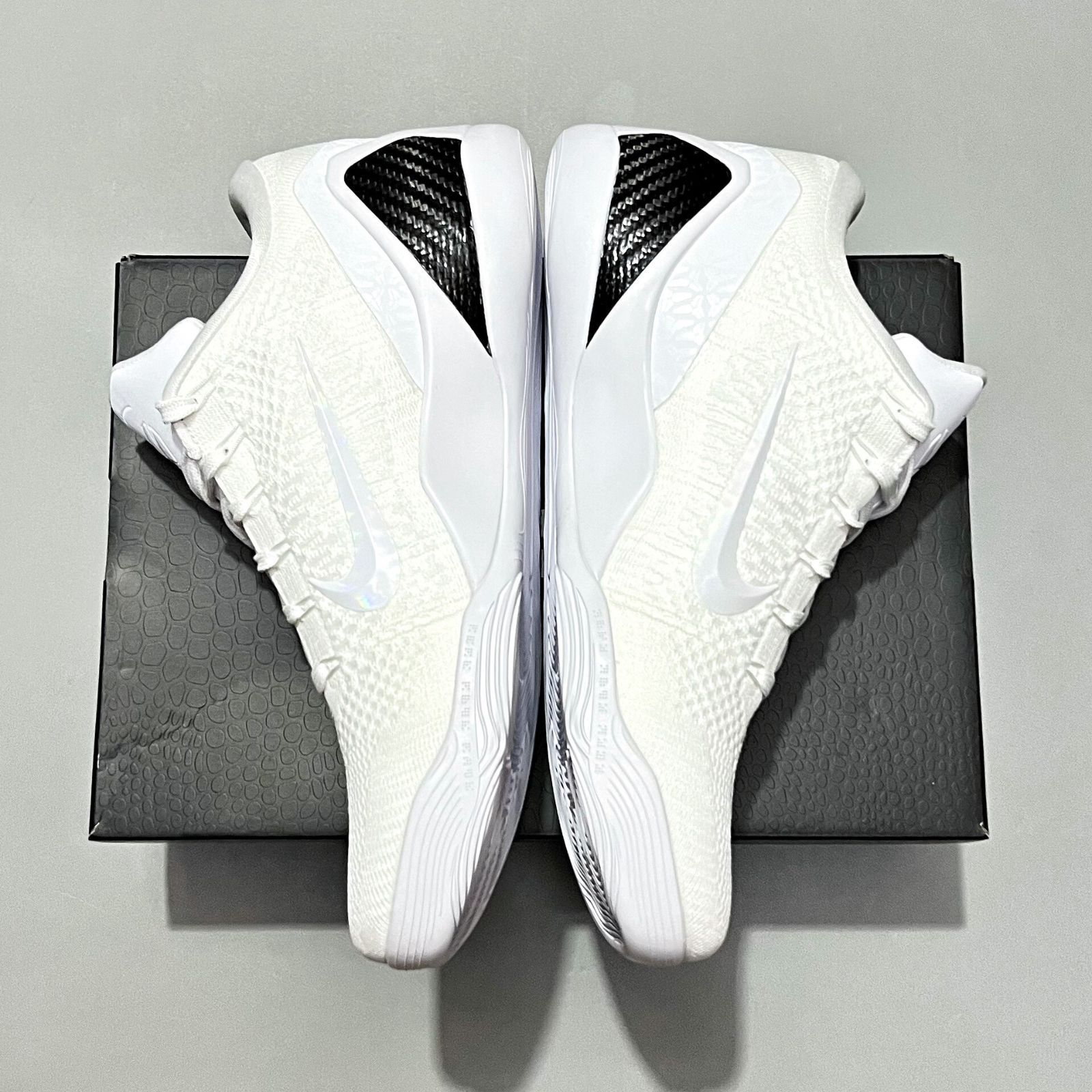 新品未使用Nike Kobe 9 Elite Low Protro  